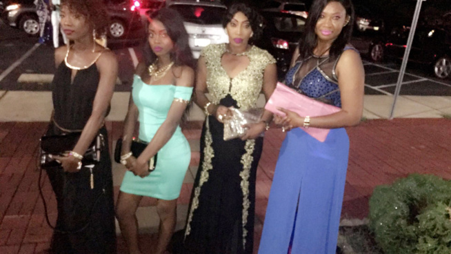 Satou Diaw et Ndeye Arame Diaw les sœurs de Pape Bocar Diouf chantées par Pape Diouf à Washington. Regardez Satou Diaw et Ndeye Arame Diaw les sœurs de Pape Bocar Diouf chantées par Pape Diouf à Washington. Regardez