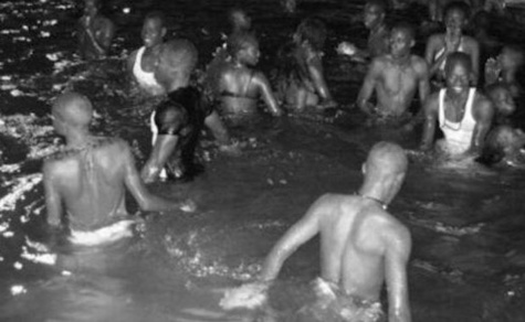 "Bain de minuit": un phénomène qui prend des proportions inquiétantes sur les plages de Dakar "Bain de minuit": un phénomène qui prend des proportions inquiétantes sur les plages de Dakar
