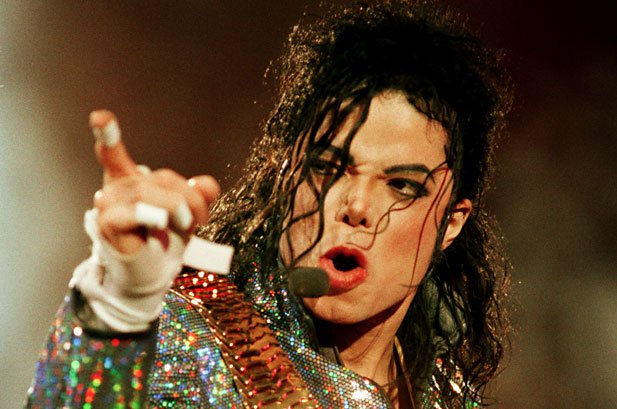L’ancien médecin de Michael Jackson révèle de lourds secrets L’ancien médecin de Michael Jackson révèle de lourds secrets