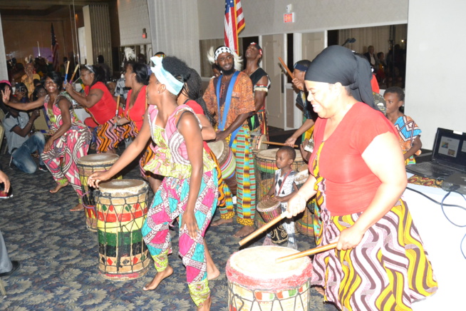 Pape Diouf honnoré à Philadelphia: Award de l'artiste de l'année et award pour sa contribution Africa's musical Heritage Pape Diouf honnoré à Philadelphia: Award de l'artiste de l'année et award pour sa contribution Africa's musical Heritage