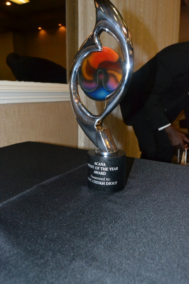 VIDEO: Pape Diouf reçoit le Award de l'Artist Of The Year et Award Of Contribution Africa's Musical Herutage par le Senator Athony H. Williams de Pensylvania et l'Adjointe au Maire de Philadelphia. Regardez