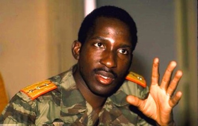 Le 4 août 1984, Thomas Sankara rebaptisait la Haute-Volta en Burkina Faso Le 4 août 1984, Thomas Sankara rebaptisait la Haute-Volta en Burkina Faso