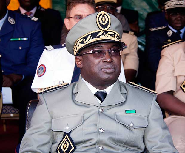 Bus “saisis” par la douane: Papa Ousmane Gueye parle de fraude Bus “saisis” par la douane: Papa Ousmane Gueye parle de fraude