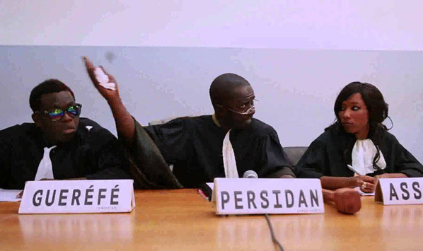 Moustapha Gaye, comédien et président de «Rirou Tribunal» sur la 2s Tv: «Nous méritons l'accompagnement du ministère de la Justice» Moustapha Gaye, comédien et président de «Rirou Tribunal» sur la 2s Tv: «Nous méritons l'accompagnement du ministère de la Justice»