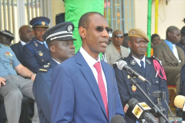 Abdoulaye Daouda Diallo met en garde les policiers : "Méfiez-vous des sirènes de la tentation, de l'argent facile..." Abdoulaye Daouda Diallo met en garde les policiers : "Méfiez-vous des sirènes de la tentation, de l'argent facile..."