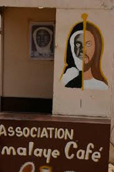 Jésus Christ et Seydina Limamou Laye forment un même personnage Jésus Christ et Seydina Limamou Laye forment un même personnage