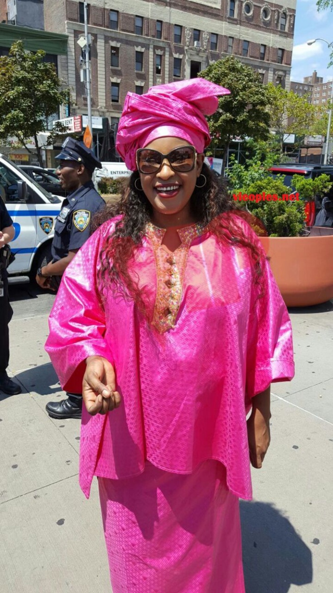 Quand la couleur rose violet dit oui à Kebs Thiam à New York. Quand la couleur rose violet dit oui à Kebs Thiam à New York.