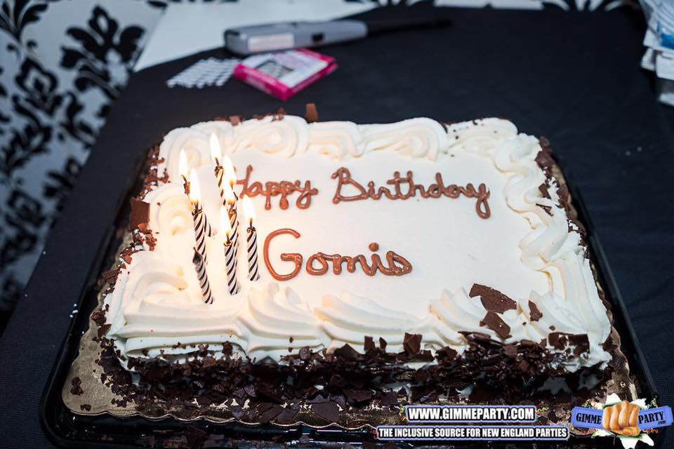 BIRTH DAY: Gomis le paparazzi Sénégalais des USA  souffle une bougies de plus.