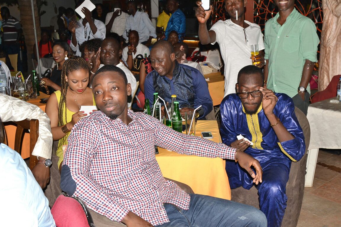 Retour explosif  au just 4 u aprés le succés de sa tournée Américaine, Pape Diouf savoure ses deux award avec ses fans