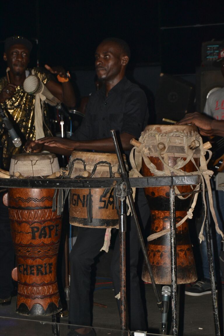 Retour de Pape Diouf au Bloowy pour savourer ses awards avec les fans.