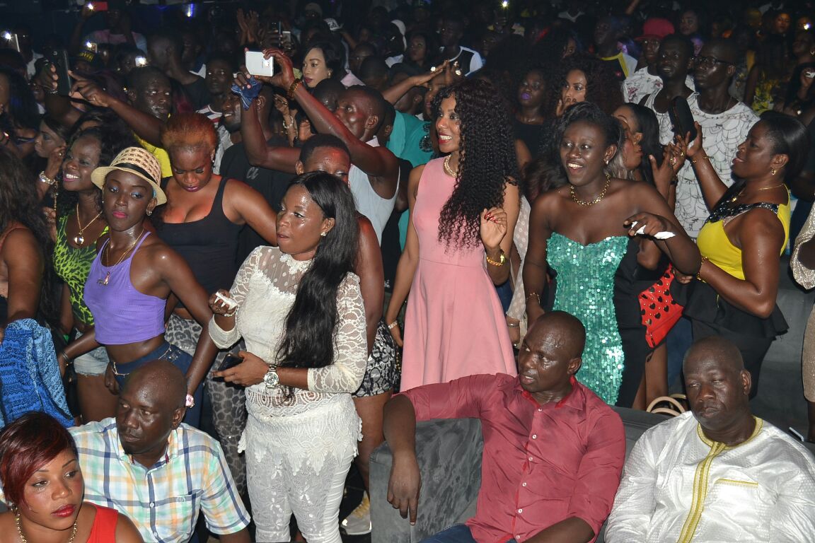 Pape Diouf et la soirée des trophées pour remercier New African Production et ses fans. Le Bloowy chauffe.