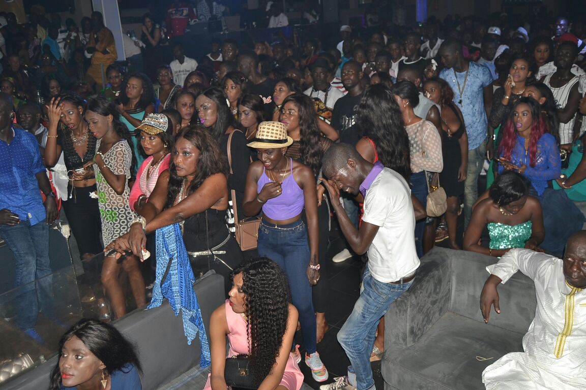 Pape Diouf et la soirée des trophées pour remercier New African Production et ses fans. Le Bloowy chauffe.