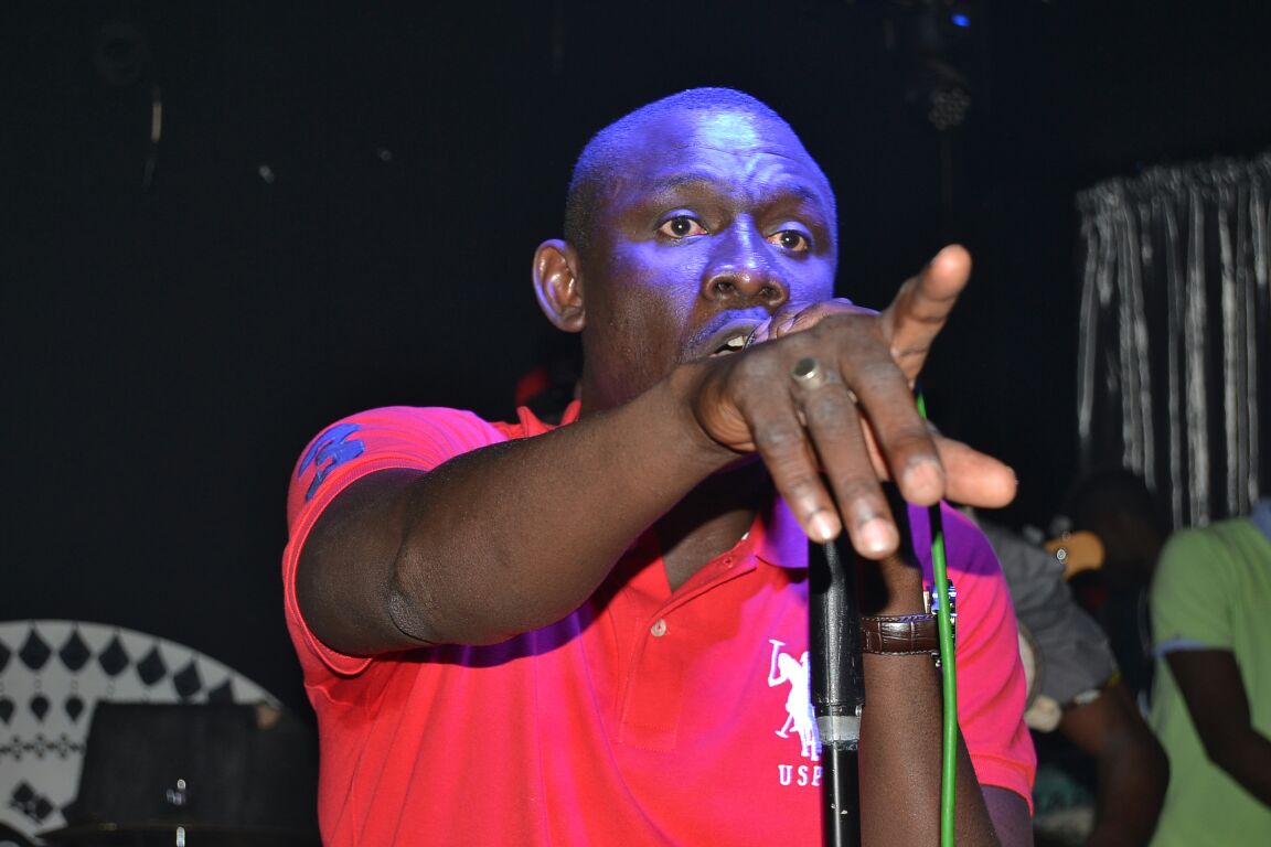 Pape Diouf et la soirée des trophées pour remercier New African Production et ses fans. Le BARAMUNDI chauffe.