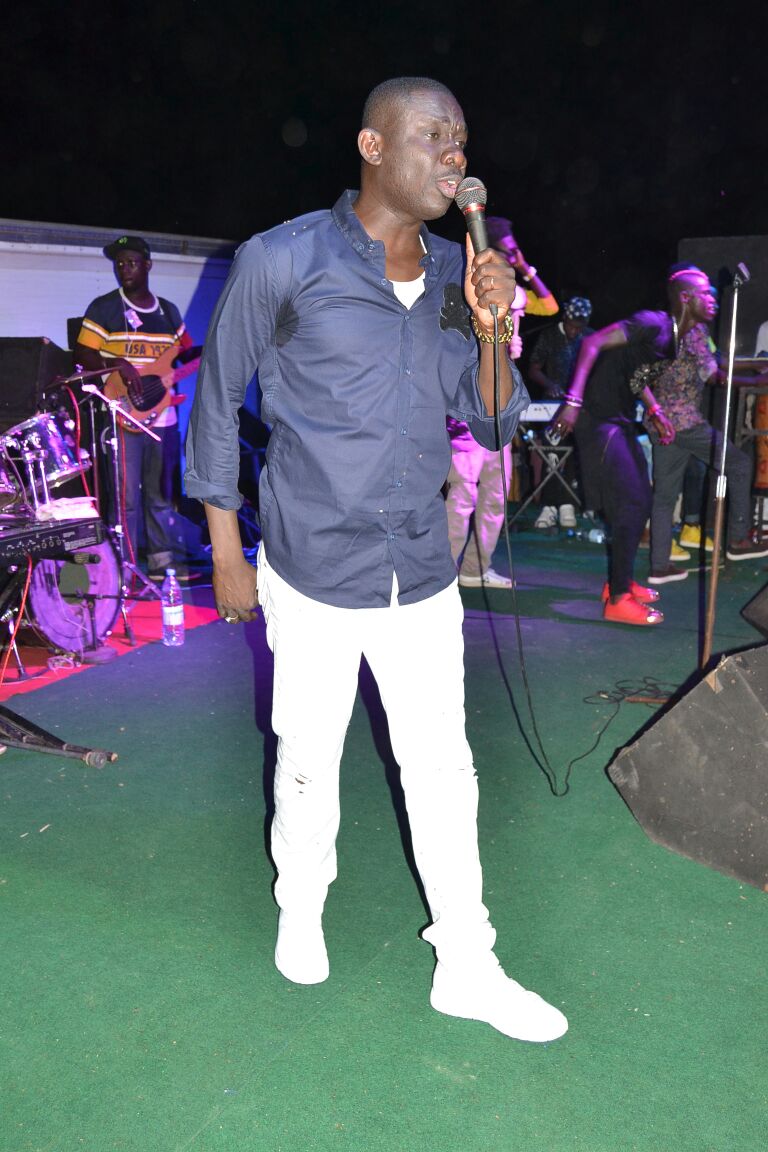 Pape Diouf chez les Ndioumois du Fouta pour une partie de "bada doutte"