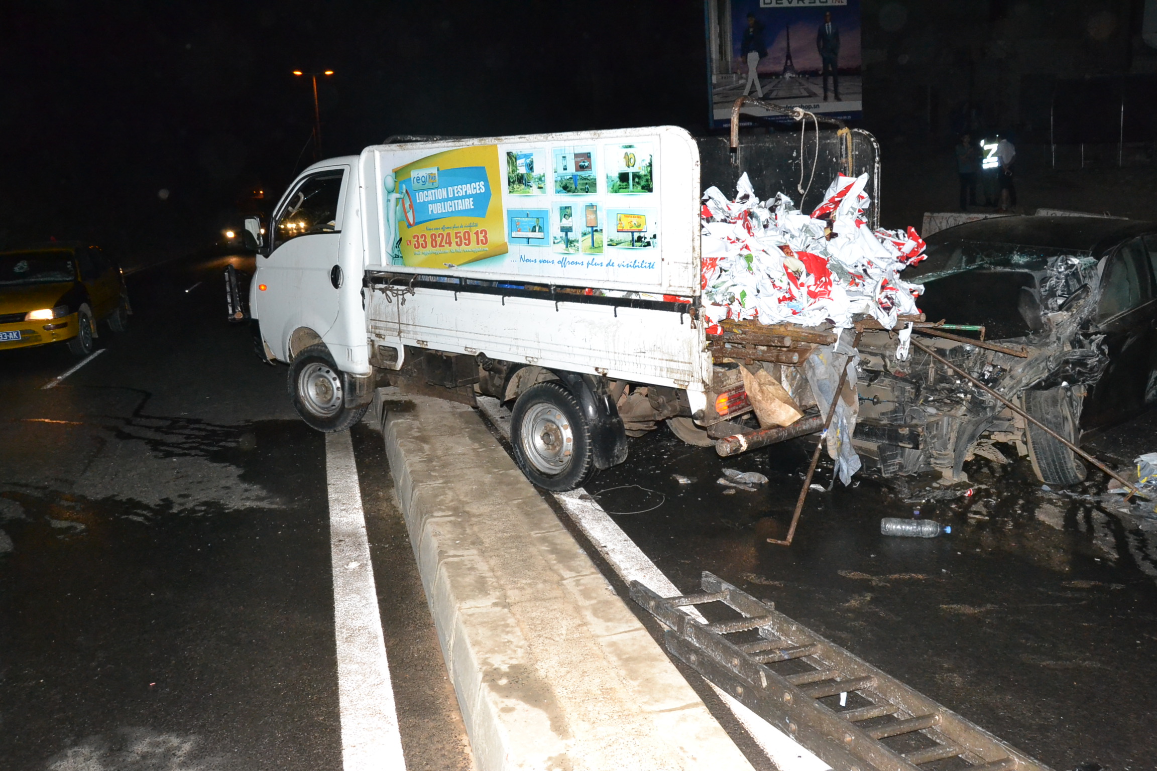 Les images de l'accident survenu ce vendredi à 00H à hauteur du monument de la renaissance.