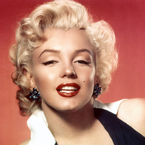 Marilyn Monroe : La mythique robe moulante portée pour chanter « Happy Birthday » au président John F. Kennedy vendue 4,8 millions de dollars...