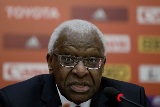 Mis en examen pour corruption présumée à l'IAAF: La caution de Lamine Diack versée par un collectif d'amis