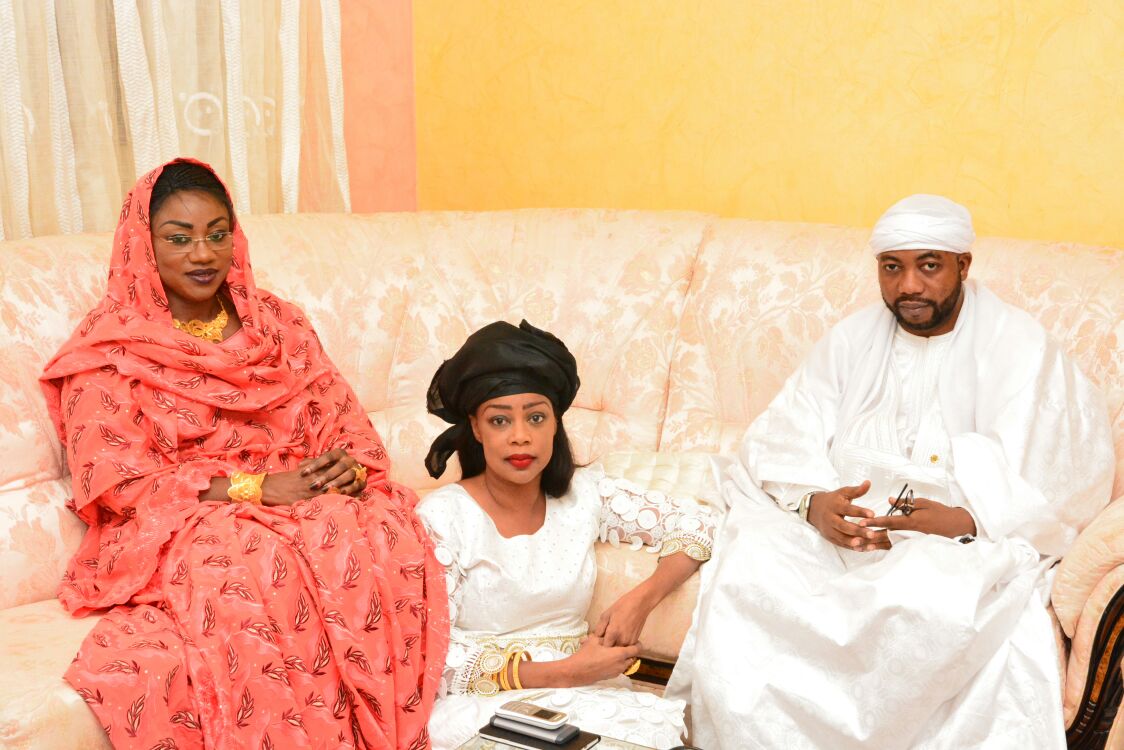 MAGAL TOUBA 2016: Sheikh Alassane sene "tare yallah" initie 24h de priére à Touba avec ses disciples.