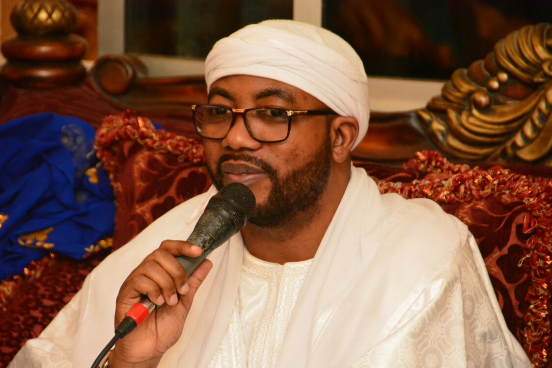 MAGAL TOUBA 2016: Sheikh Alassane sene "tare yallah" initie 24h de priére à Touba avec ses disciples.