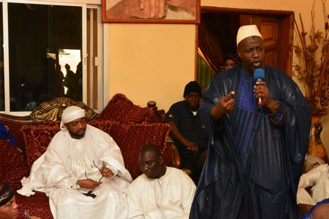 MAGAL TOUBA 2016: Sheikh Alassane sene "tare yallah" initie 24h de priére à Touba avec ses disciples.