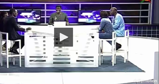 Vidéo- Quand un enseignant fait des fautes incroyables de grammaire devant Tounkara…