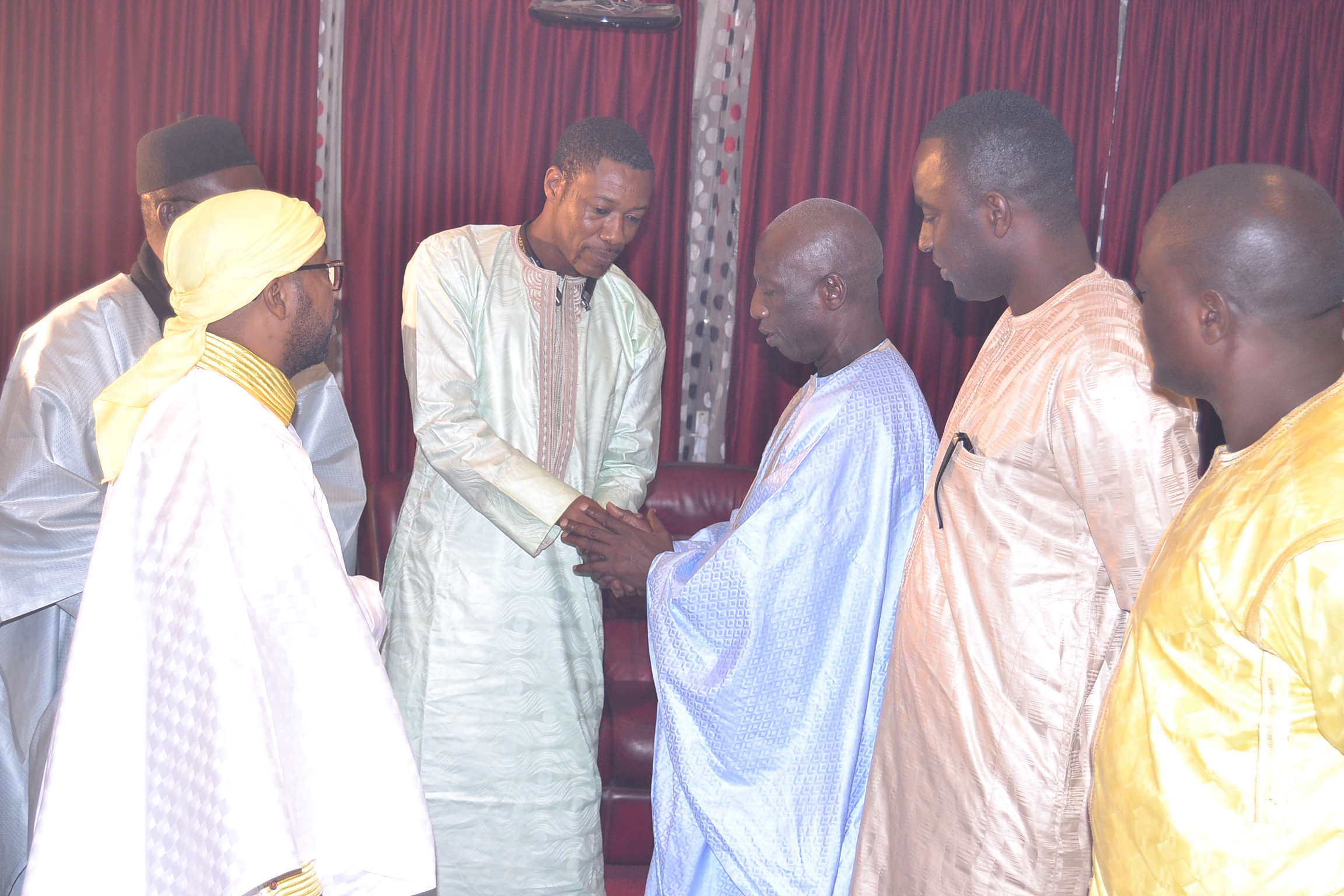 MAOLOUD: Visite officielle du ministre Cheikh Mbacké Sakho chez Sheikh ALASSANE SENE à Ouest foire.