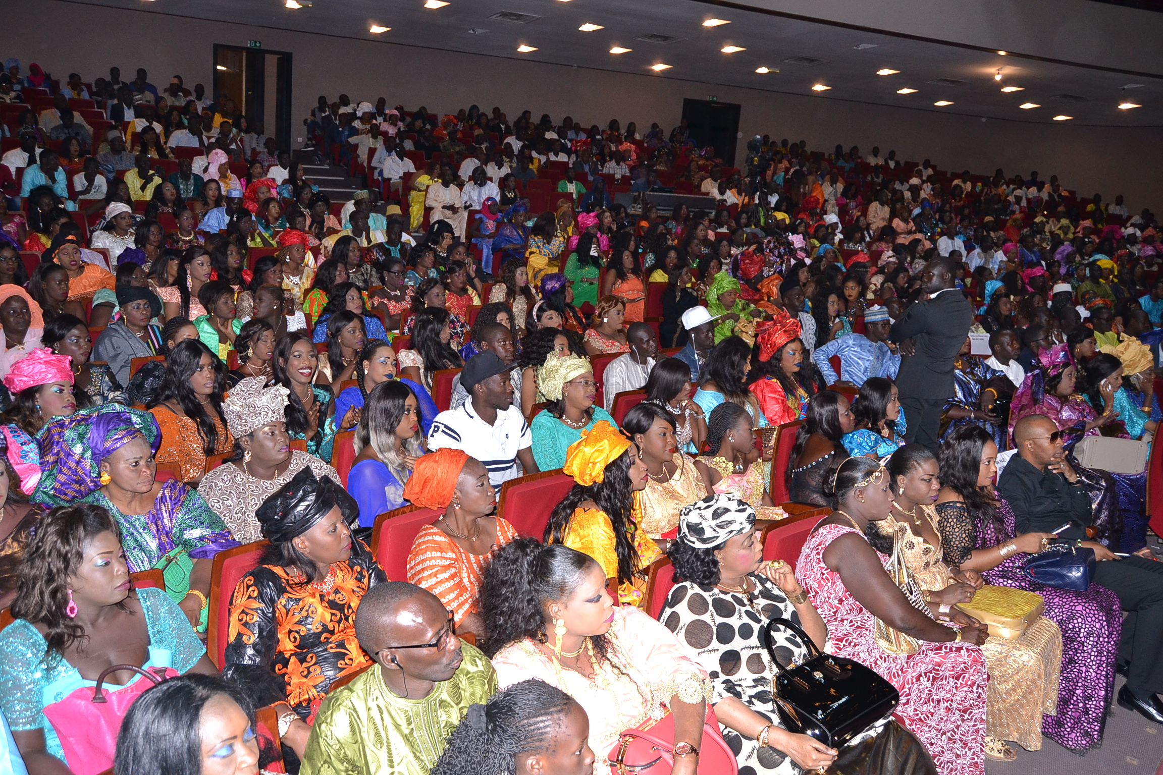 42 images, anniversaire Mame Goor Djazaka remplit le sorano. Regardez