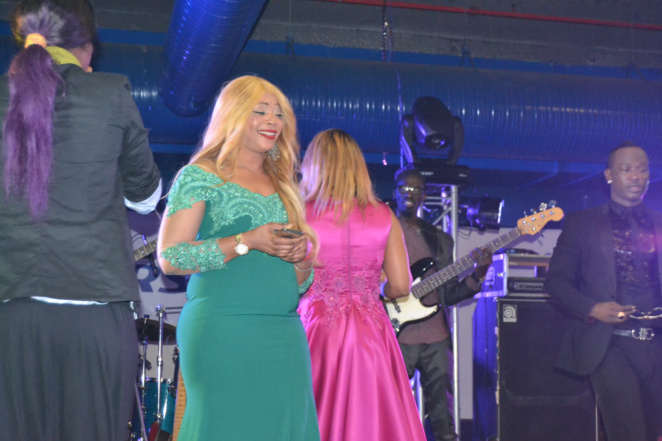 43 IMAGES: Viviane Chidid casse la baraque et conserve le titre de la reine du Palais des Congrés de Montreuil avec RAKHOU PROD.
