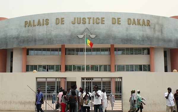 Escroquerie: Le faux marabout Saliou Ndiaye faisait croire à ses clientes qu’il les soignait avec leurs bijoux en or