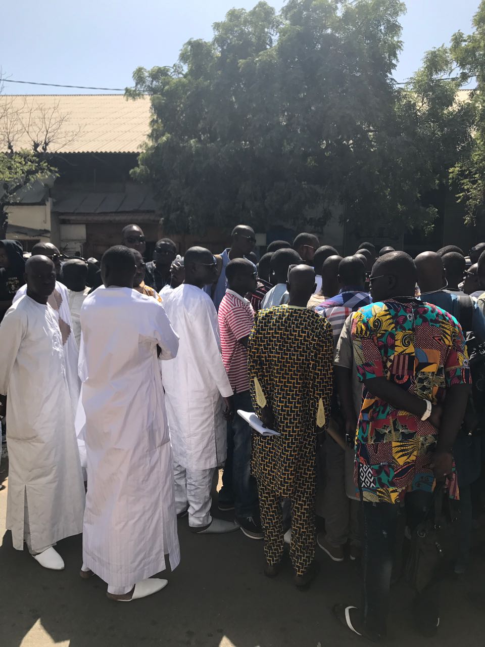 Marche: Les transitaires en colère contre le chef de subdivision des douanes de Mole 2 Ahmadou lamine Sarr.