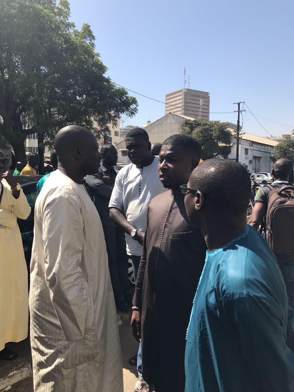 Marche: Les transitaires en colère contre le chef de subdivision des douanes de Mole 2 Ahmadou lamine Sarr.