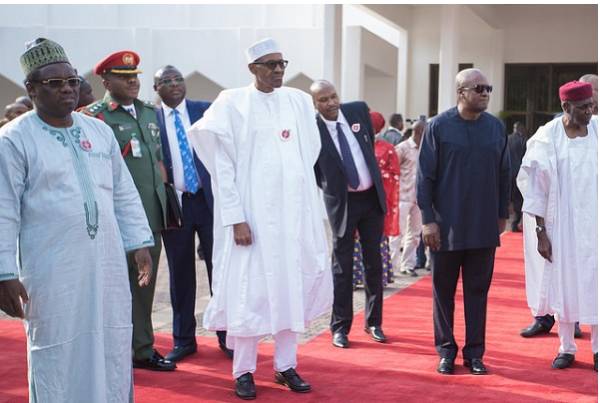 La mission de la Cedeao est arrivée en Gambie pour faire entendre raison à Jammeh