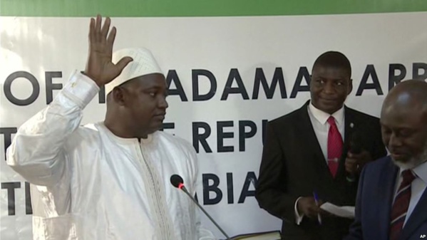 Après le départ en exil de Jammeh, la Gambie attend le nouveau Président Barrow