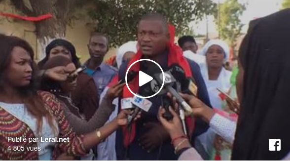 Vidéo-photos: (Affaire Bamba Fall), rassemblement à la mosquée layenne de la Médina du conseil municipal de la Médina avec les imams, délégués de quartiers et autres associations.