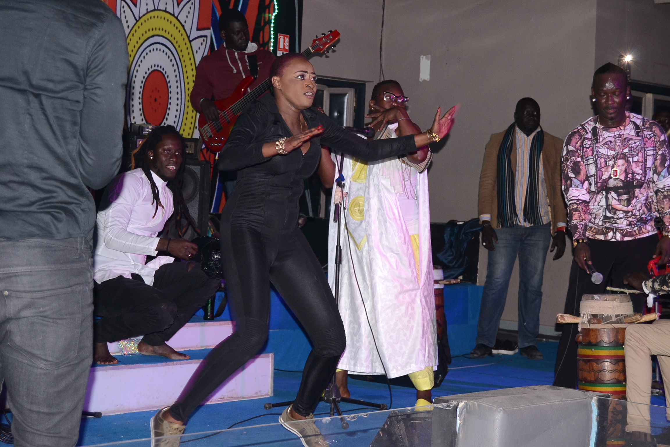 Viviane CHIDID met le feu au SARABAA avec ses fans avant la sortie officielle de son album prévu le lundi 13 Fevrier.