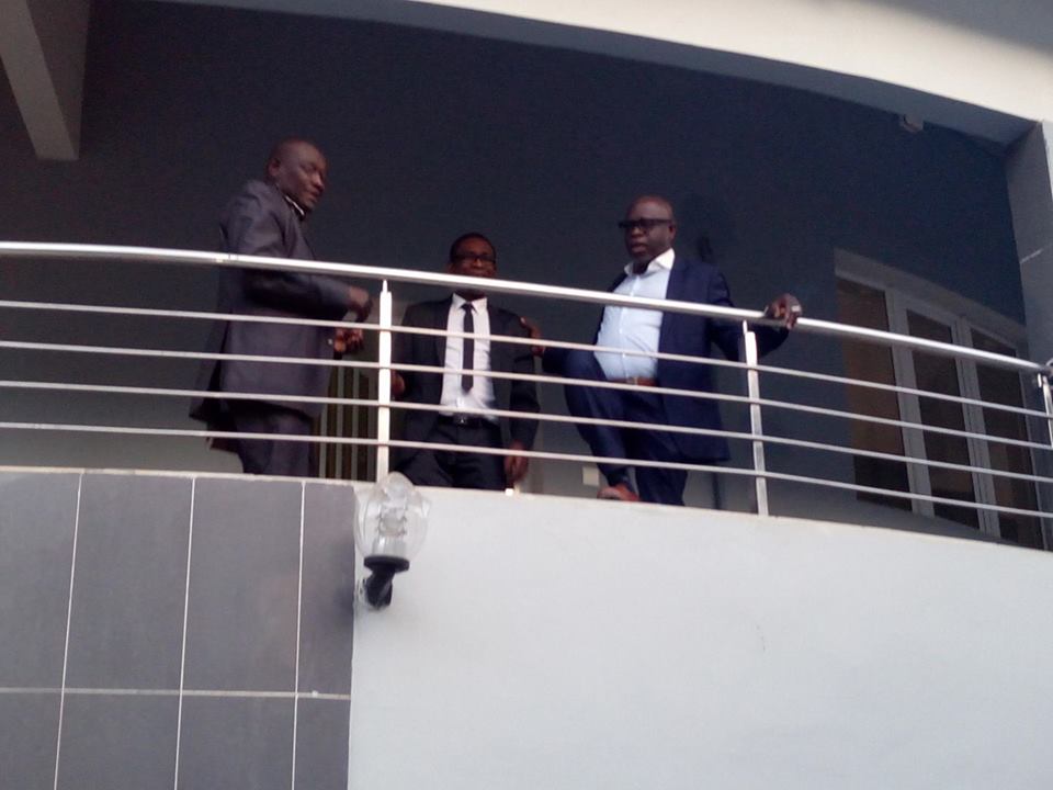Youssou Ndour et ses fidèles amis Khalifa Sylla et Saint Louis, plus de 40 ans d'amitié inoxydable, de Wembley aux almadies