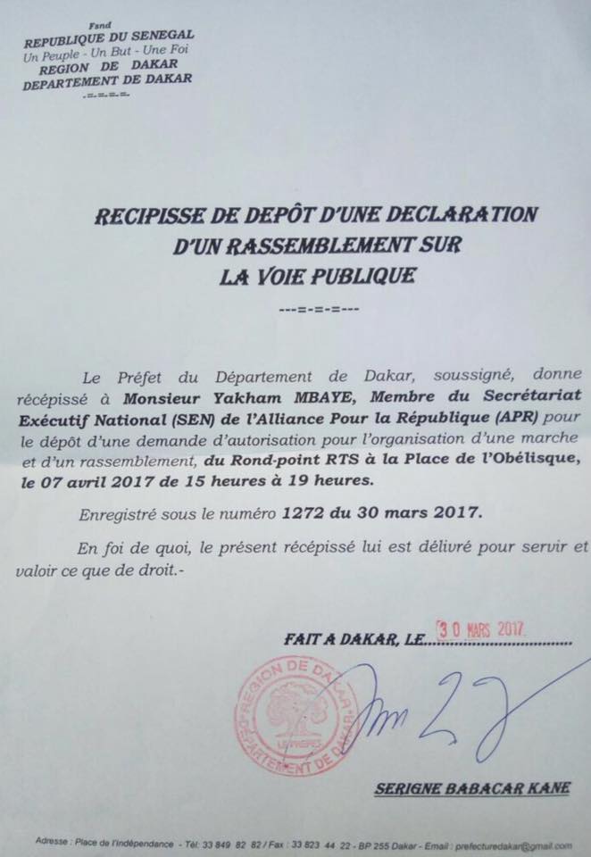 Yaxam Mbaye marche contre Y en a marre le 07 avril 2017, de 15 heures à 19 heures, à la Place de l’Obélisque