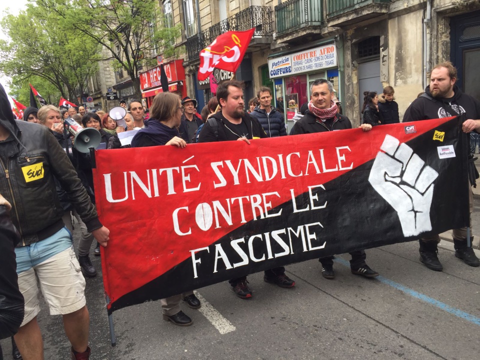 Affrontement entre  policiers et anti Marie Le Pen à Bordeaux.