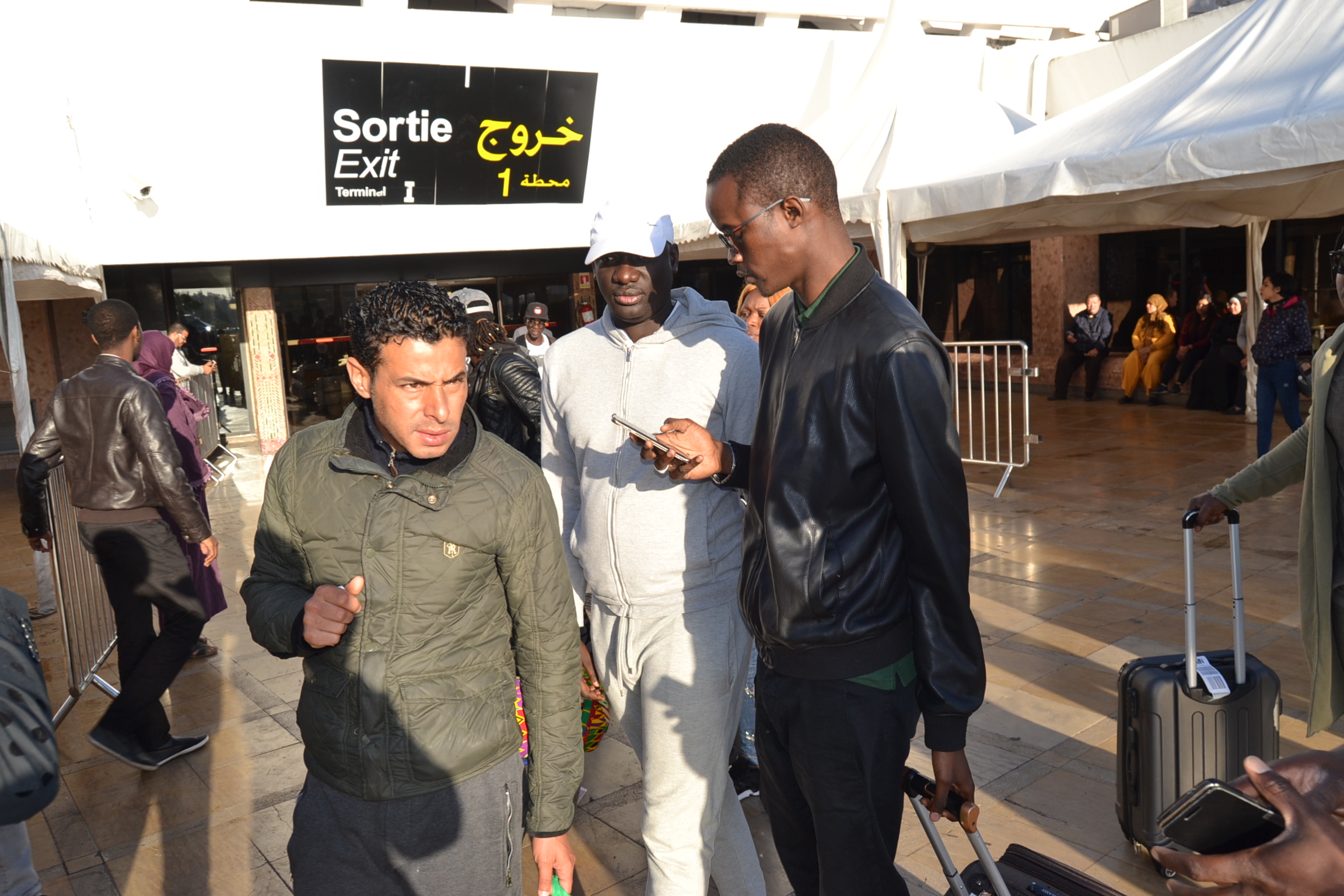 Pape Diouf et sa délégation atterrissent à l'aéroport Mouhamed V pour le grand Bégué de CASABLANCA