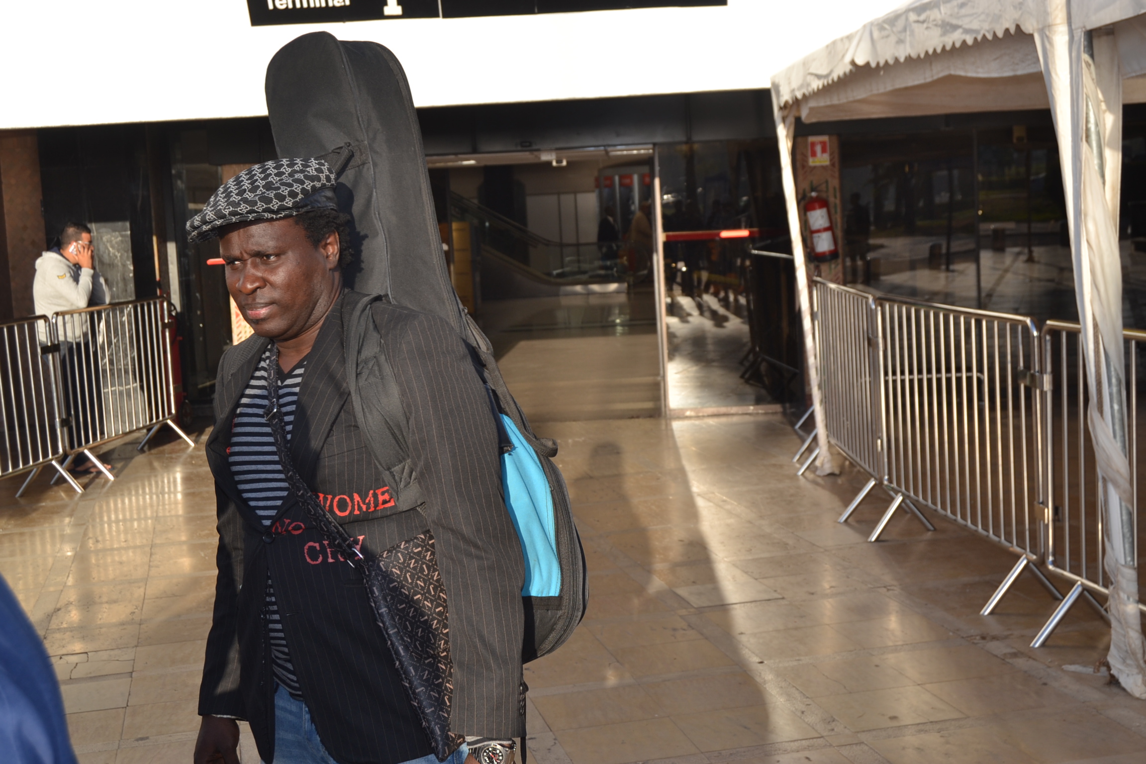 Pape Diouf et sa délégation atterrissent à l'aéroport Mouhamed V pour le grand Bégué de CASABLANCA