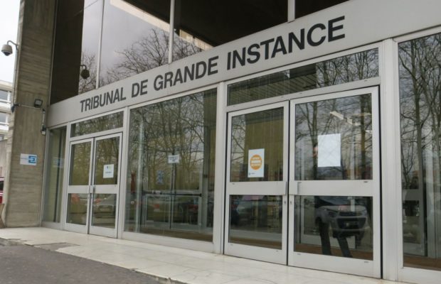 France: Un sénégalais se met nu devant son avocate et montre ses…