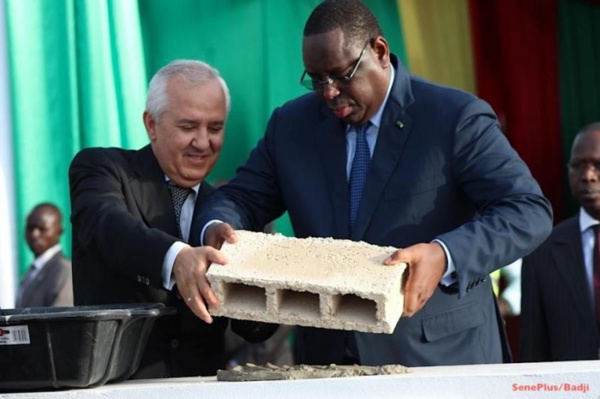 Pose de la première pierre de la nouvelle cité Baraka, sourire et lueur d'espoir dans un îlot de misère