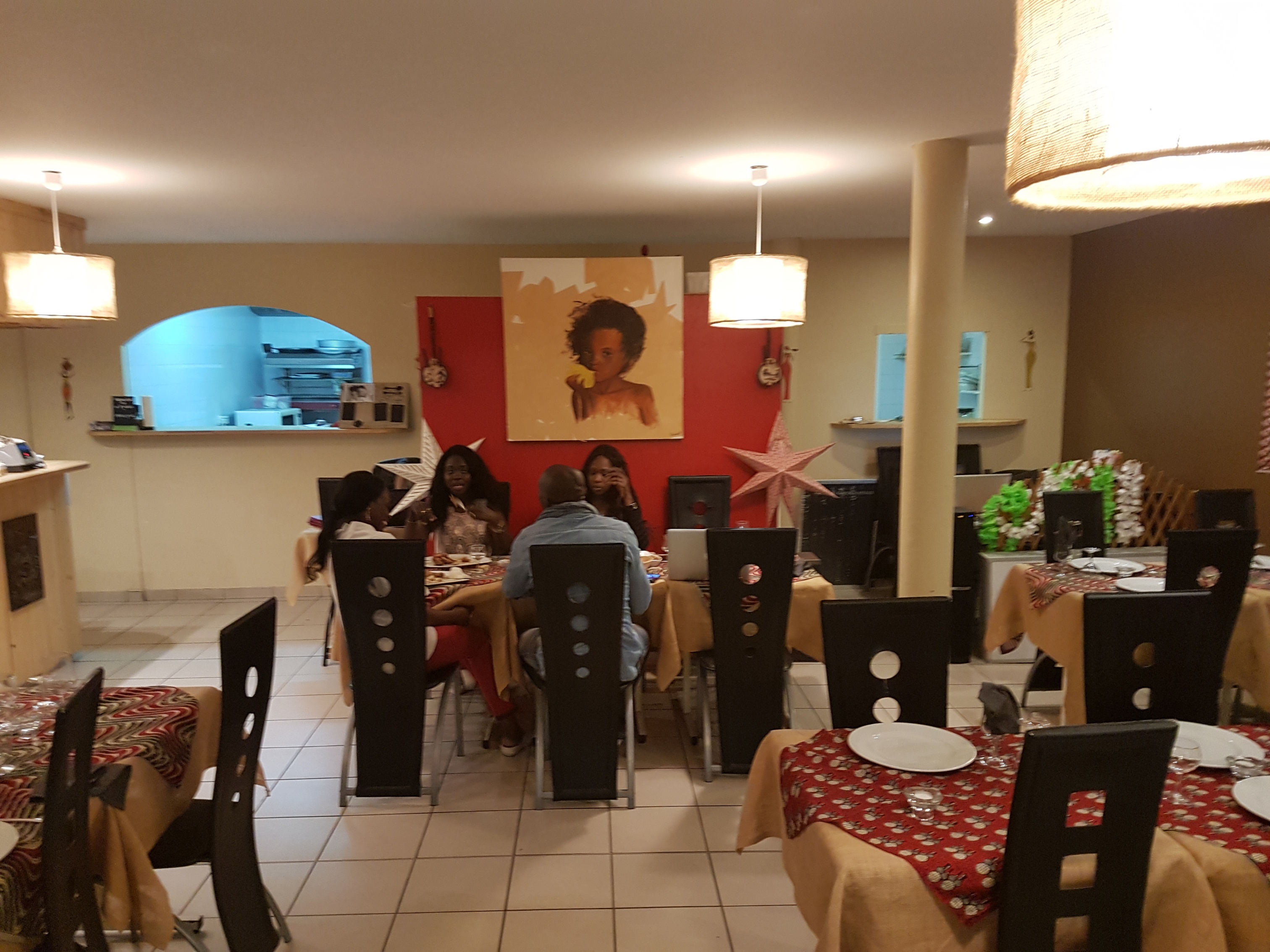 Video resto chez KEYNA à Mimizan pour le grand show du 20 mai au Dock Eiffel avec Pape Diouf
