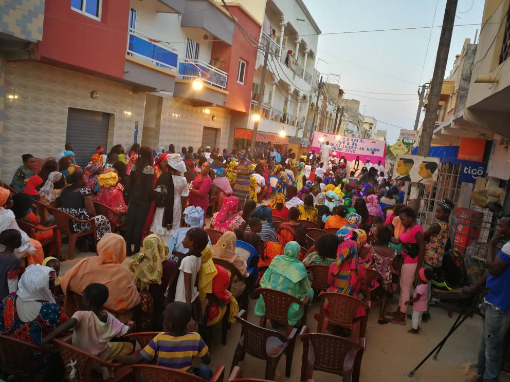 Meeting du mouvement de soutien à Karim Wade à Pikine: La Section Marché Zinc de Pikine du Mouvement Ligueuy AK Karim (MLK) a organisé ce samedi 29 Avril 2017 un Grand Meeting