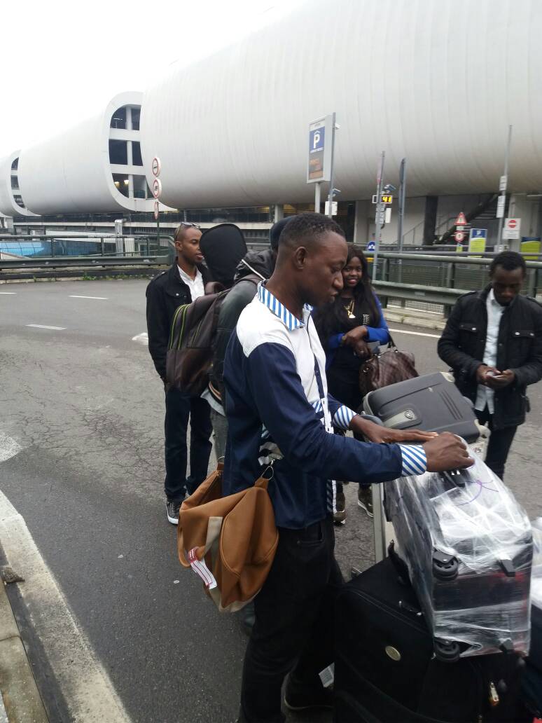 En images, l'arrivé des musiciens de la génération consciente de Pape Diouf pour le 20 mai au Dock Eiffel de Paris