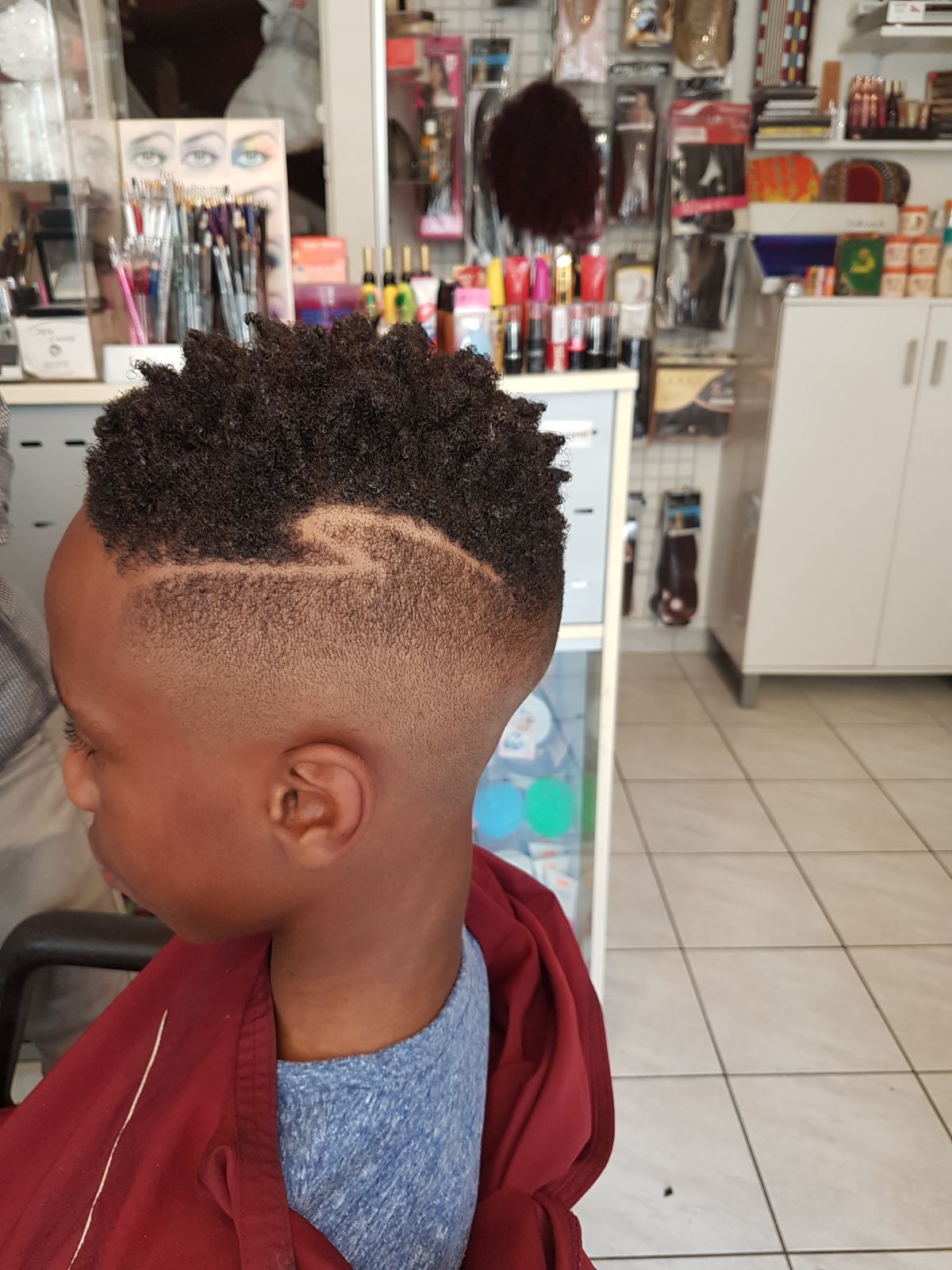 44 RUE DE PARIS PALAISEAU: LA SEULE DESTINATION POUR VOUS FAIRE BELLE CHEZ FAMA TRESSE SALON DE TISSAGE AFFRO ANTILLAIS