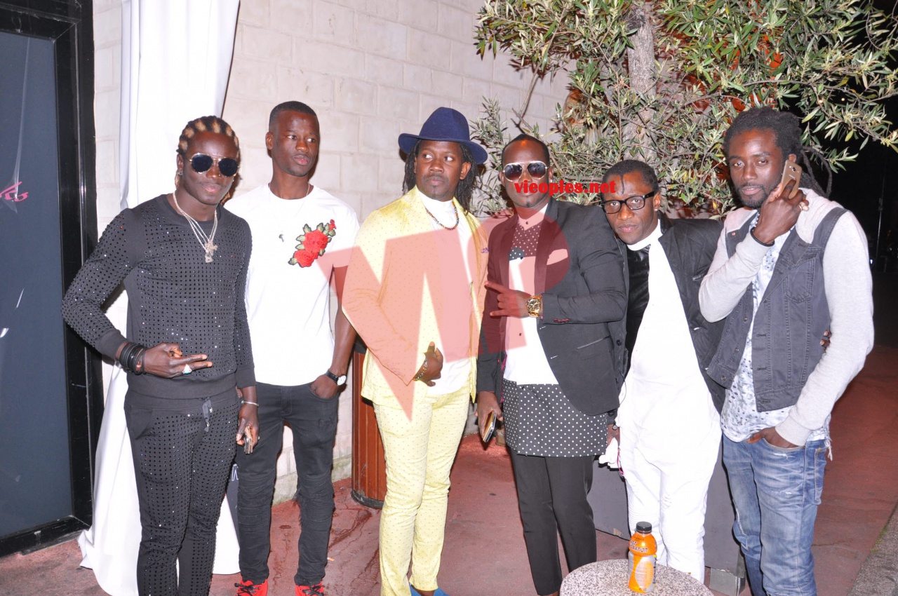 La famille "SING SING" en action au Dock Eiffel de Paris avec Pape diouf.