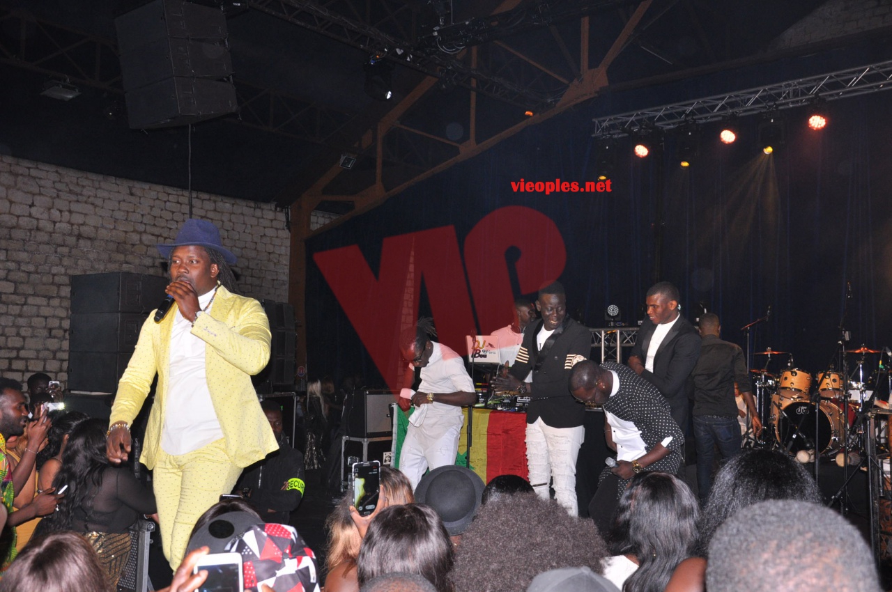 La famille "SING SING" en action au Dock Eiffel de Paris avec Pape diouf.
