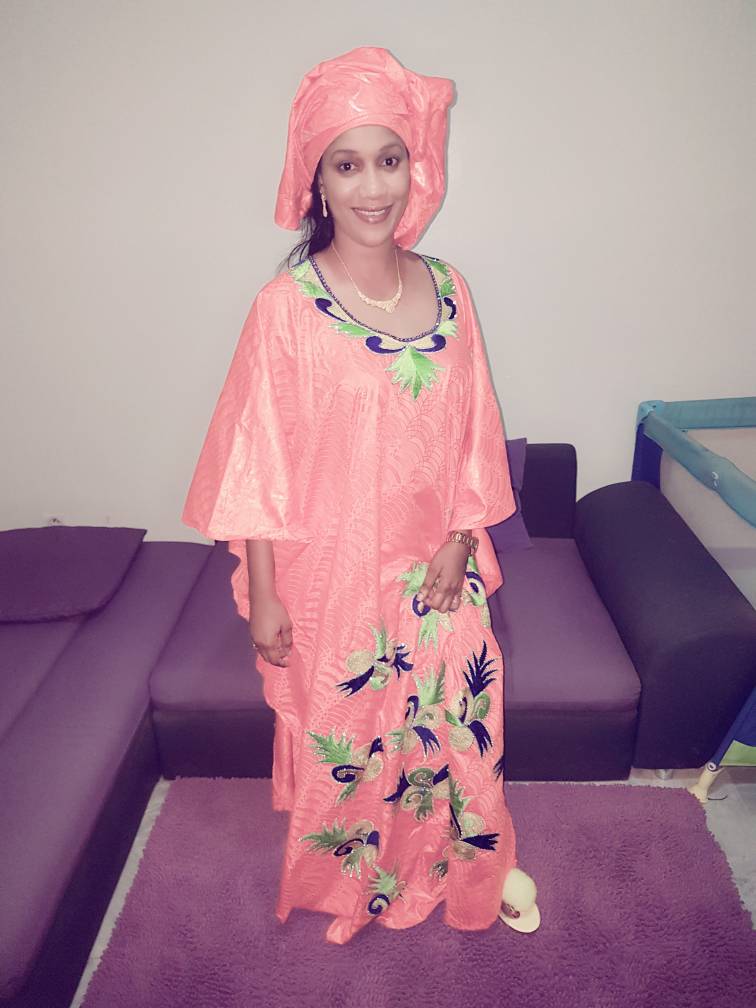 L'âme soeur et douce moitié du chanteur Pape Diouf dans les couleurs de Mame Khoudia Thioune en mode Korité.