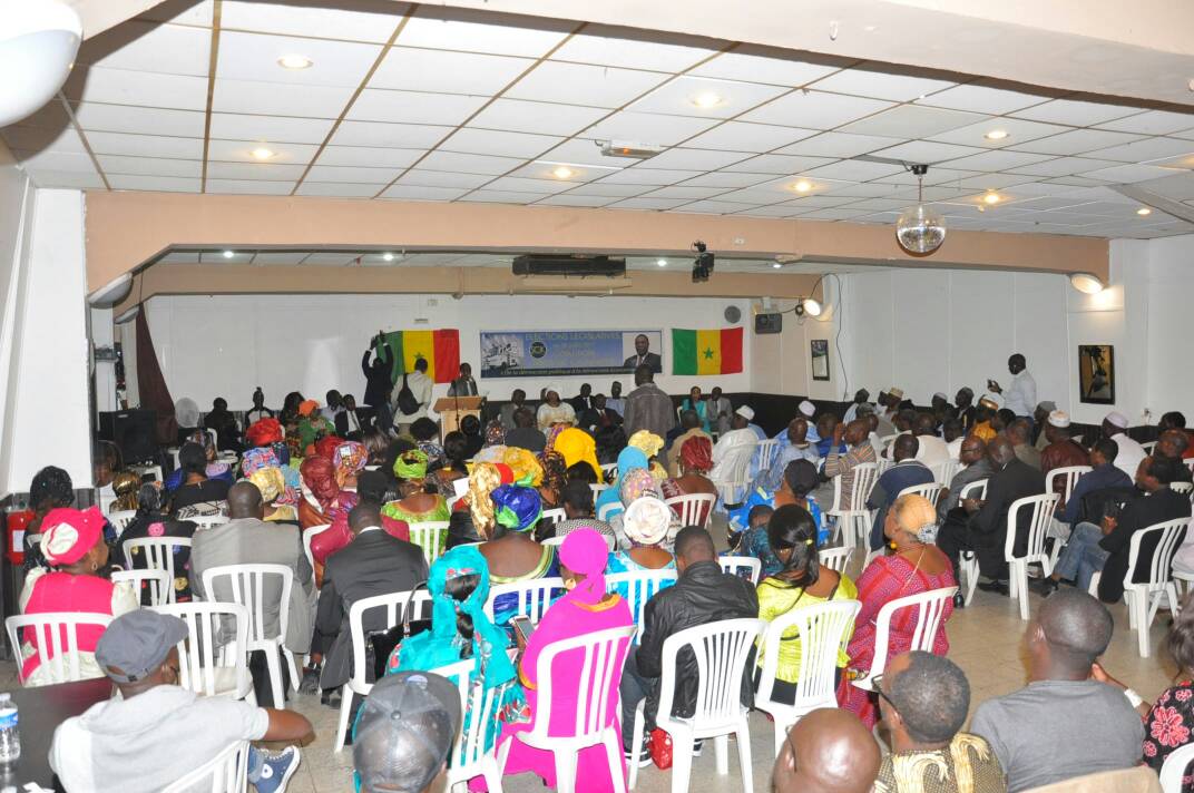 Me Ousmane Ngom du mouvement "Senegal Ça Kanam" à la rencontre des militants sur le 13 eme arrondissement à Paris